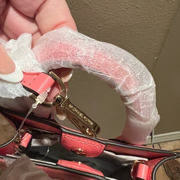 Michael Kors Brand new,never used,Mercer ExtraSmall Pebbled Leather Crossbody - Picture 8 of 9